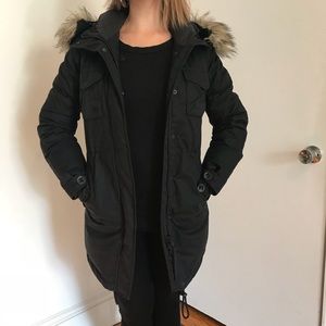 Aritizia Community Paradigm Down Parka: BLACK XXS